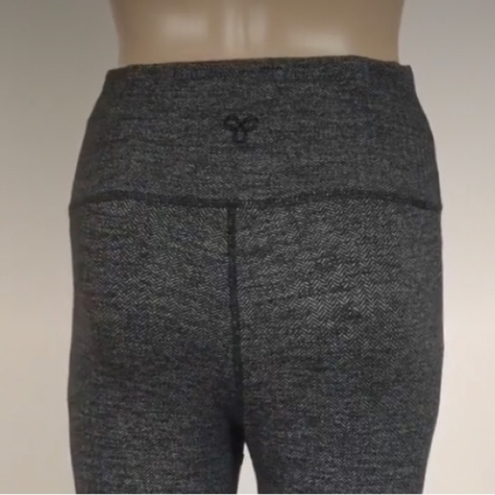 ARITZIA TNA Equador Herringbone Leggings